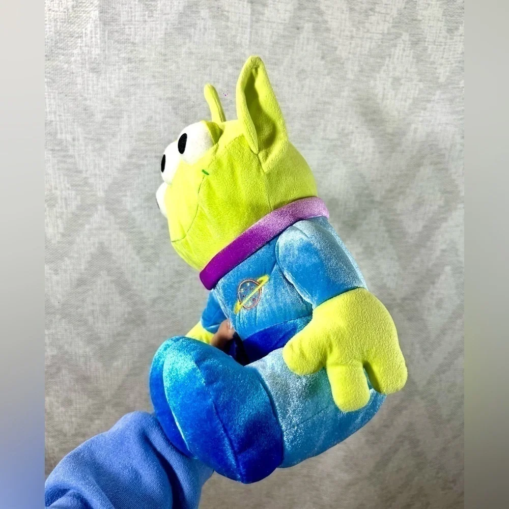 Disney store exclusive little green men alien stuffed toy 14
